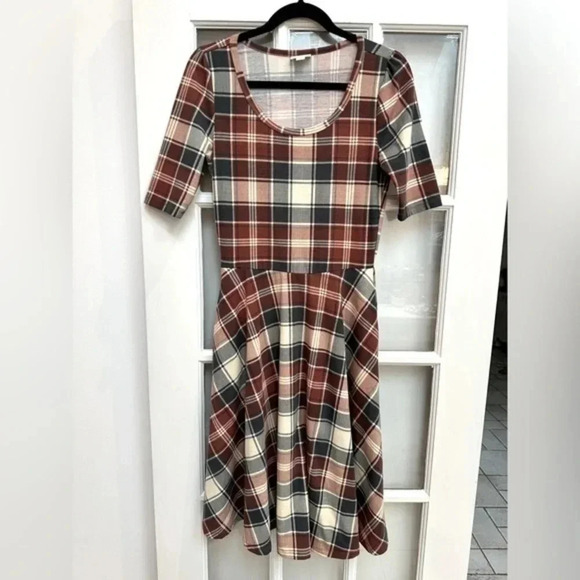 LuLaRoe Dresses & Skirts - LuLaRoe | Fit & Flare Nicole Blue Cream Burgundy Plaid Dress Size S Small